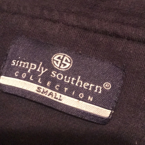 Simply Southern Sweatshirt Size Small - Picture 3 of 3